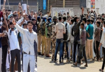 नोएडा में श्रम कानून उल्लंघन पर बड़ा एक्शन, 203 ठेकेदारों पर गिरी गाज नोएडा श्रम कानून कार्रवाई